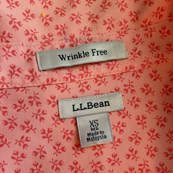NWOT L.L. Bean Wrinkle-free Blouse, XS, peach floral print - Picture 4 of 7